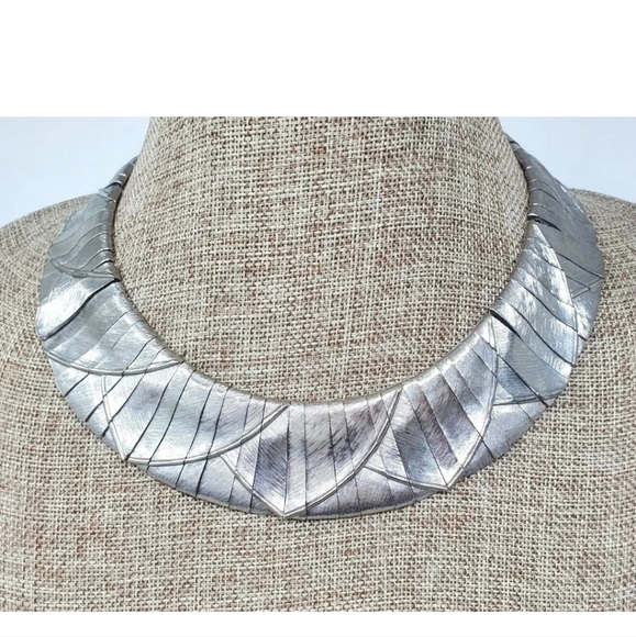 Unsigned Vintage Les Bernard Chunky Egyptian Revival Collar Necklace - Picture 3 of 8